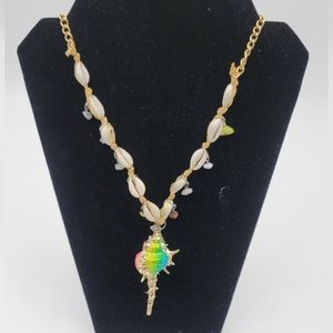 Fashion statement Multicolor sea shell necklace